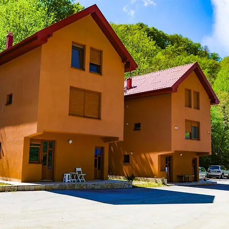 Modra Rijeka Aparthotel 3*